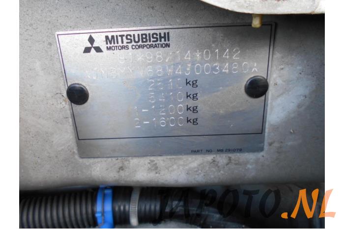 Mitsubishi Pajero Canvas Top 3.2 DI-D 16V Samochód złomowany (2005, Szary)