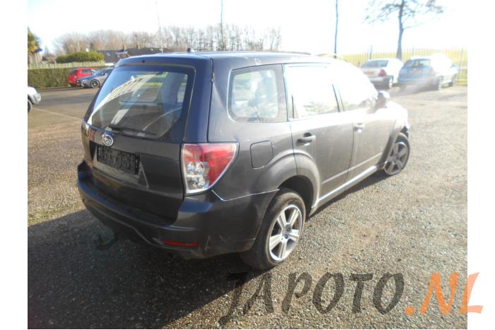 Subaru Forester 2.0D Vehículo de desguace (2011, Gris)