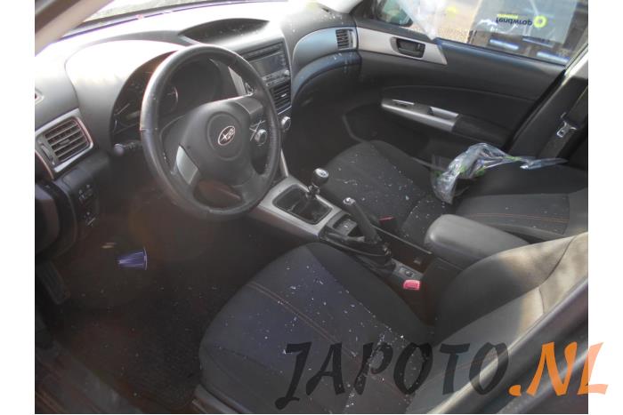 Subaru Forester 2.0D Vehículo de desguace (2011, Gris)