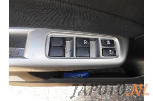 Subaru Forester 2.0D Vehículo de desguace (2011, Gris)