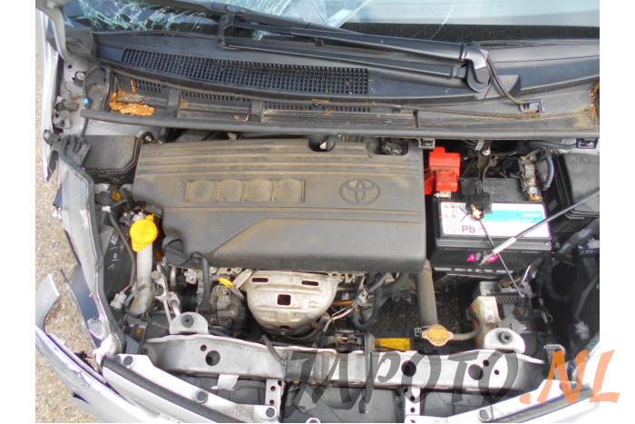 Toyota Yaris III 1.33 16V Dual VVT-I Samochód złomowany (2011, Szary)