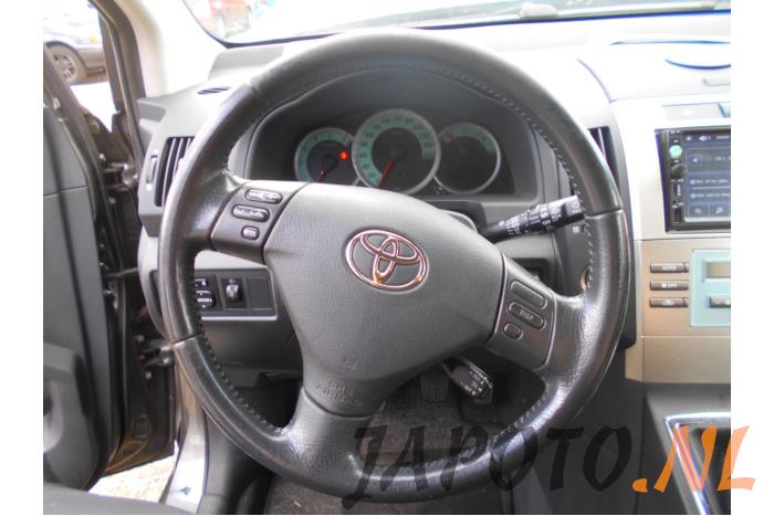 Toyota Corolla Verso 2.2 D-4D 16V Vehículo de desguace (2006, Gris)