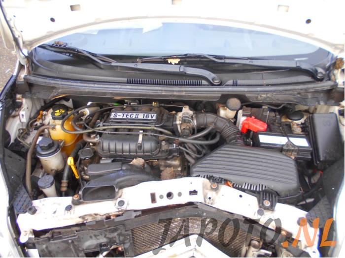 Chevrolet Spark 1.0 16V Bifuel Schrottauto (2011, Weiß)