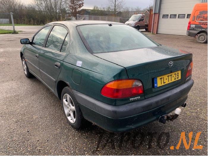 Toyota Avensis 1.8 16V Salvage vehicle (1998, Green)
