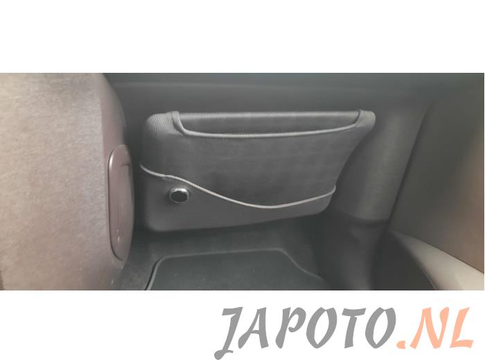 Toyota iQ 1.0 12V VVT-i Samochód złomowany (2010, Purpurowy)