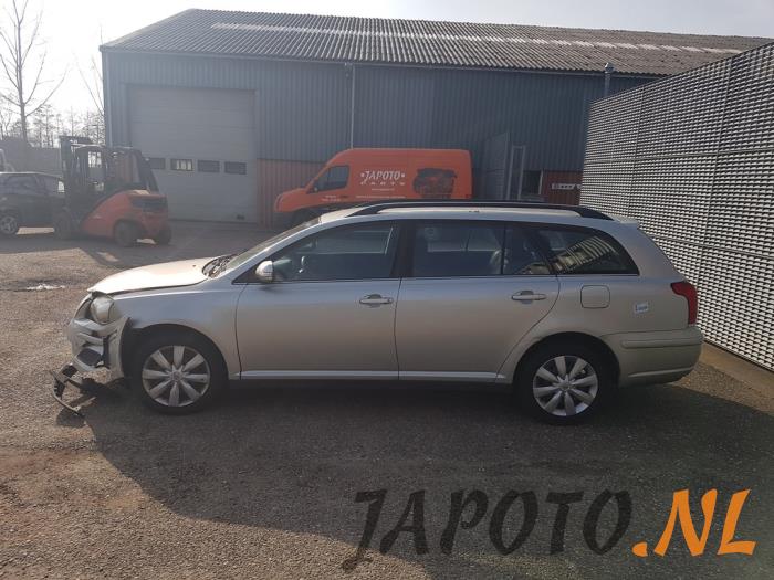 Toyota Avensis Wagon 2.0 16V D-4D-F Salvage vehicle (2007, Gray)