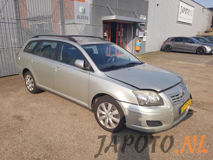 Toyota Avensis Wagon 2.0 16V D-4D-F Salvage vehicle (2007, Gray)