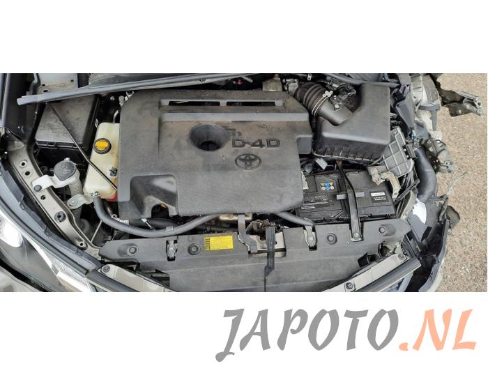 Toyota RAV4 2.0 D-4D 16V 4x2 Épave (2014, Brun)