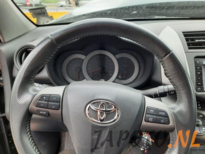 Toyota RAV4 2.0 16V Valvematic 4x4 Épave (2010, Vert)