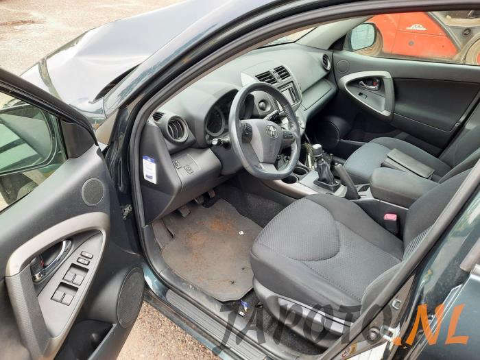 Toyota RAV4 2.0 16V Valvematic 4x4 Épave (2010, Vert)