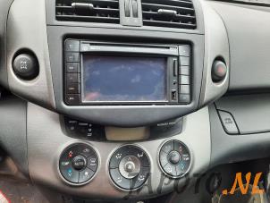Toyota RAV4 2.0 16V Valvematic 4x4 Épave (2010, Vert)