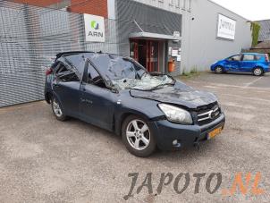 Toyota RAV4 2.2 D-CAT 16V 4x4 Épave (2009, Vert)