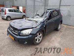 Toyota RAV4 2.2 D-CAT 16V 4x4 Épave (2009, Vert)