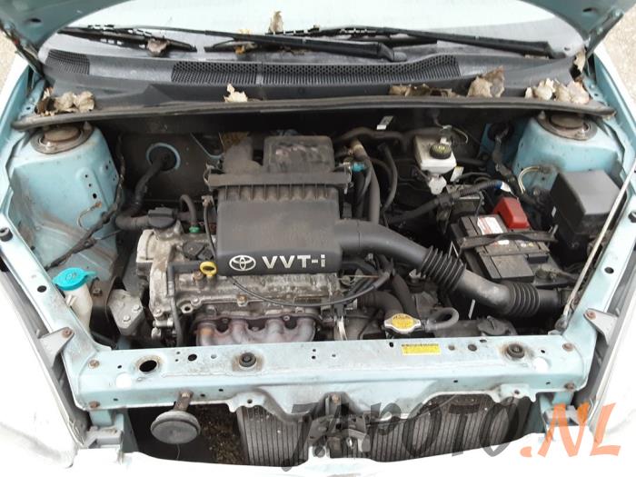 Toyota Yaris 1.0 16V VVT-i Salvage vehicle (2004, Blue)
