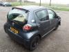 Toyota Aygo 1.0 12V VVT-i Skrotfordon (2009, GRIJS)