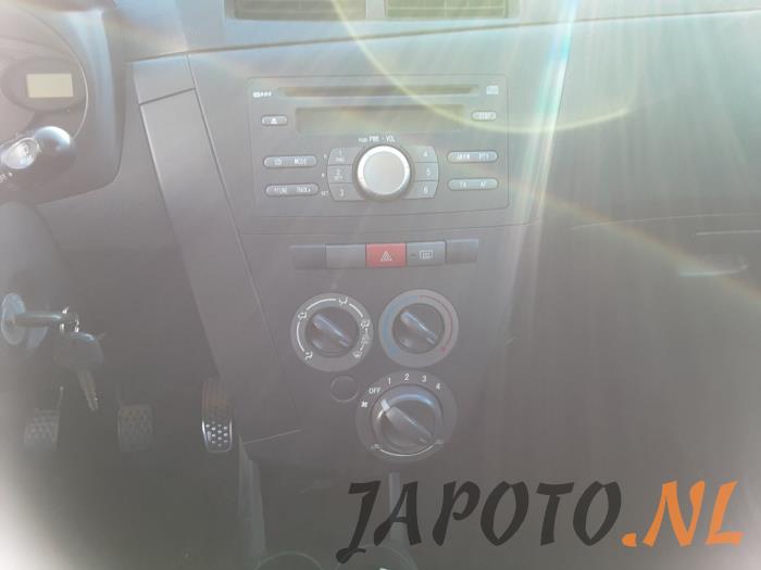 Daihatsu Cuore 1.0 12V DVVT Samochód złomowany (2008, Czerwony)