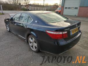 Lexus LS 460 4.6 32V VVT-i Samochód złomowany (2007, Niebieski)