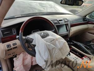 Lexus LS 460 4.6 32V VVT-i Samochód złomowany (2007, Niebieski)