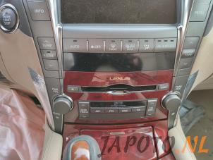 Lexus LS 460 4.6 32V VVT-i Samochód złomowany (2007, Niebieski)