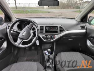 Kia Picanto 1.0 12V Samochód złomowany (2011, Czarny)