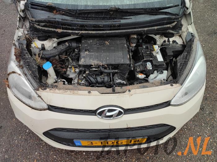 Hyundai i10 1.0 12V Samochód złomowany (2014, Bez)