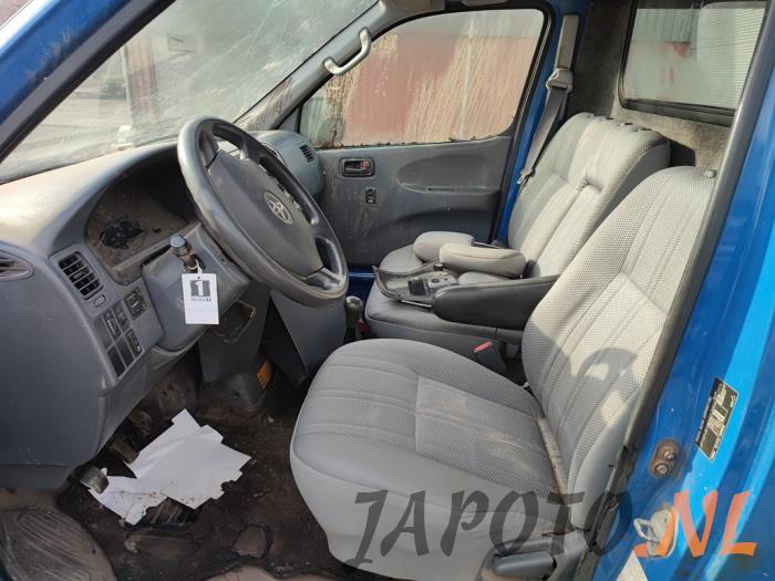 Toyota HiAce II 2.5 D4-D 117 4x4 Salvage vehicle (2008, Blue)