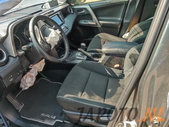 Toyota RAV4 2.5 Hybrid 16V VVT-i 4x4 Samochód złomowany (2019, Szary)