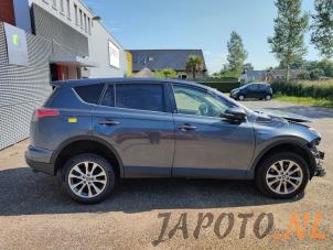 Toyota RAV4 2.5 Hybrid 16V VVT-i 4x4 Épave (2019, Gris)