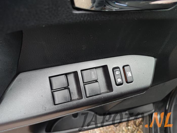 Toyota RAV4 2.0 16V VVT-i 4x4 Épave (2016, Noir)