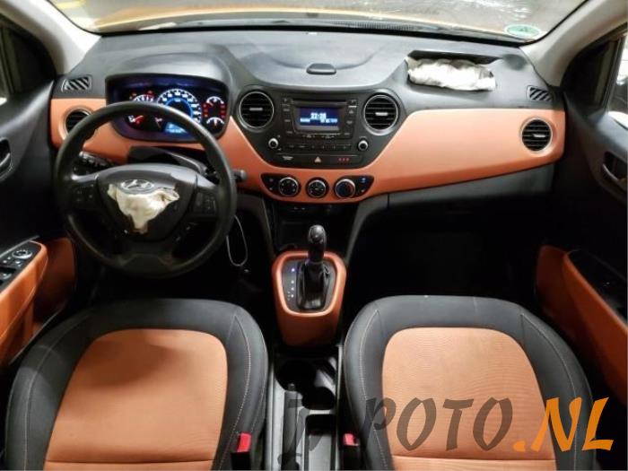 Hyundai i10 1.2 16V Épave (2016, Orange)