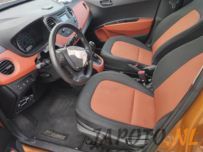 Hyundai i10 1.2 16V Épave (2016, Orange)