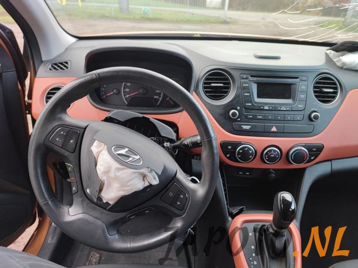 Hyundai i10 1.2 16V Épave (2016, Orange)