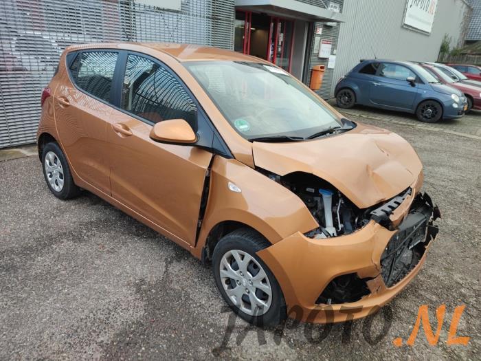 Hyundai i10 1.2 16V Épave (2016, Orange)