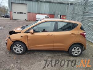 Hyundai i10 1.2 16V Épave (2016, Orange)
