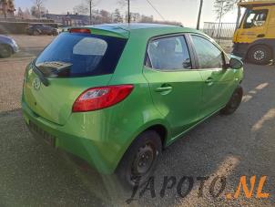 Mazda 2 1.3 16V S-VT Samochód złomowany (2010, Zielony)
