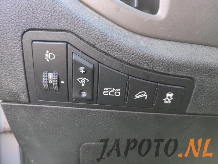 Kia Sportage 2.0 CRDi 16V VGT 4x4 Schrottauto (2014, Metallic, Grau)