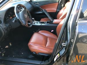 Lexus IS 250 2.5 V6 24V Épave (2007, Gris)