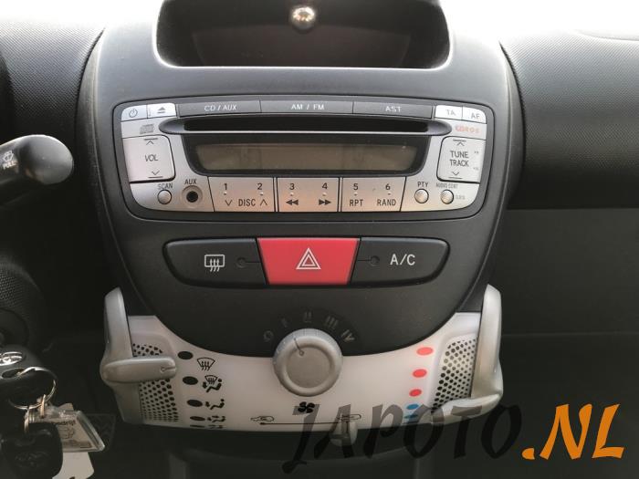 Toyota Aygo 1.0 12V VVT-i Épave (2013, Blanc)