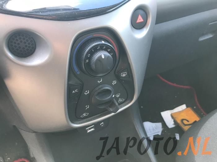 Toyota Aygo 1.0 12V VVT-i Vehículo de desguace (2016, Rojo)