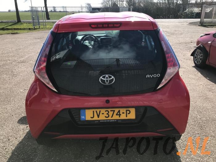 Toyota Aygo 1.0 12V VVT-i Samochód złomowany (2016, Czerwony)