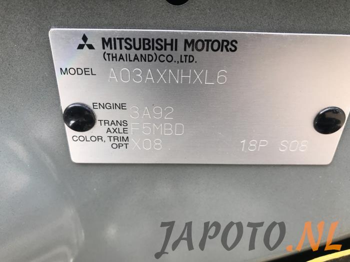 Mitsubishi Space Star 1.2 12V Samochód złomowany (2019, Metalik, Czarny)