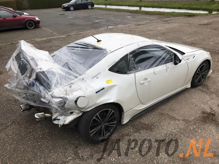 Toyota GT 86 2.0 16V Épave (2014, Blanc)