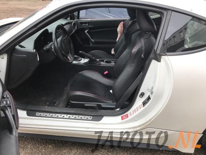 Toyota GT 86 2.0 16V Épave (2014, Blanc)