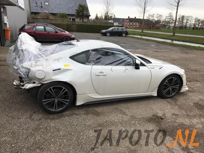 Toyota GT 86 2.0 16V Épave (2014, Blanc)