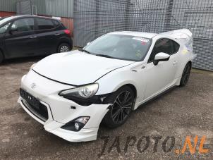 Toyota GT 86 2.0 16V Épave (2014, Blanc)