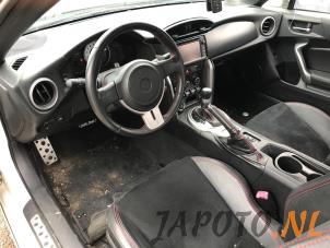 Toyota GT 86 2.0 16V Épave (2014, Blanc)