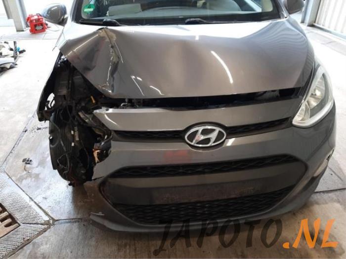 Hyundai i10 1.0 12V Vehículo de desguace (2015, Metálico, Gris)