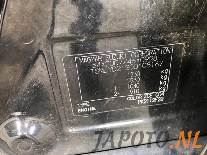 Suzuki Vitara 1.6 16V VVT Samochód złomowany (2015, Czarny)