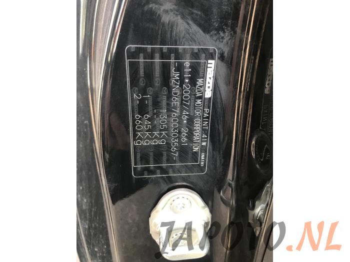Mazda MX-5 RF 2.0 SkyActiv G-160 16V Samochód złomowany (2018, Metalik, Czarny)