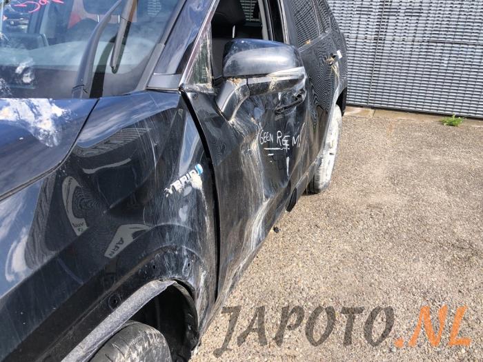 Toyota RAV4 2.5 Hybrid 16V AWD Vehículo de desguace (2019, Negro)
